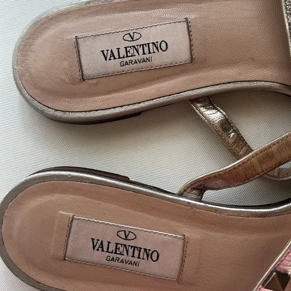 AUTHENTIC Valentino Garavani Rockstud Sandals